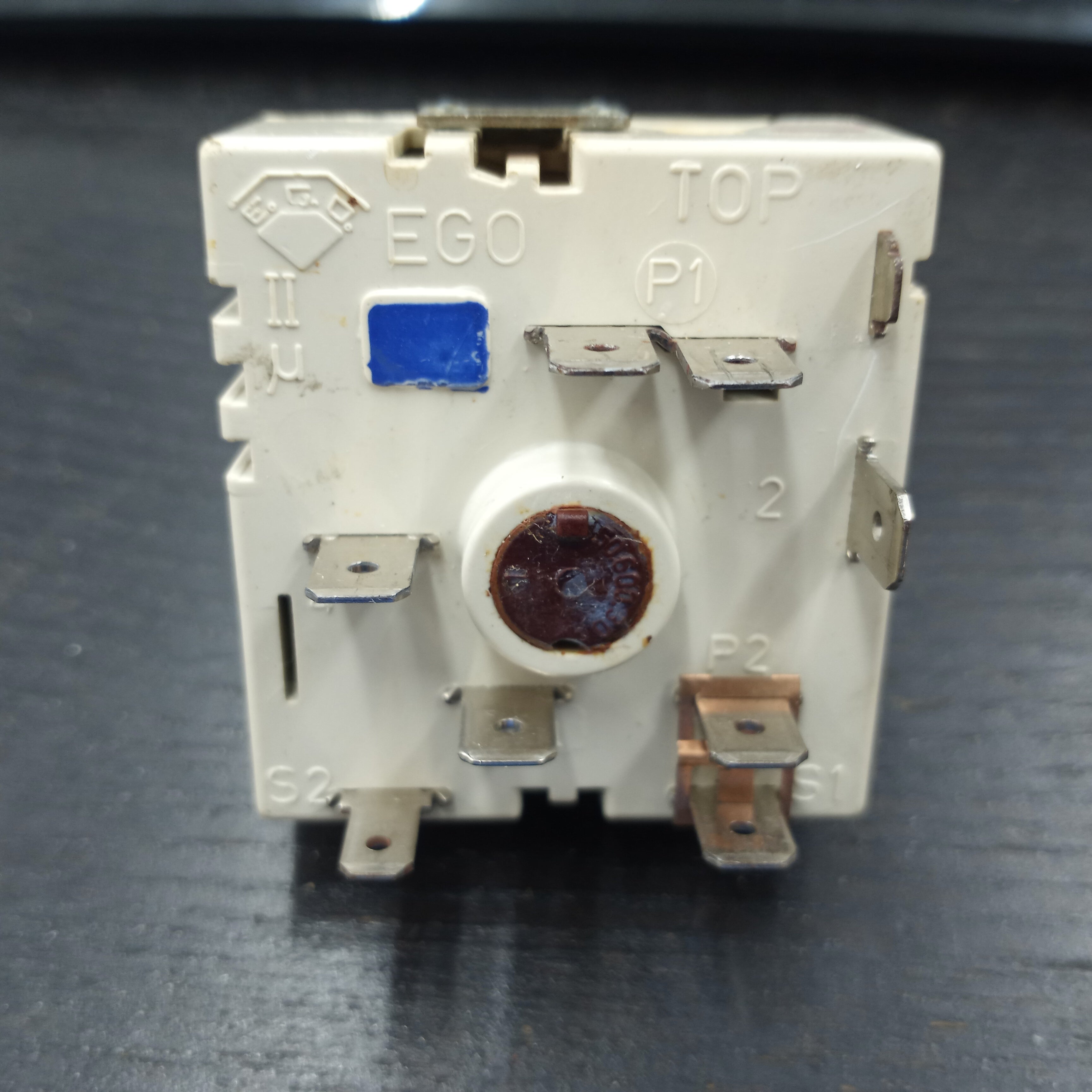 GE Range Dual Surface Element Control Switch WB24T10058 GE Range Dual Surface Element Control Switch WB24T10058